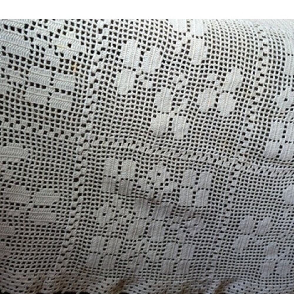 Floral Vtg. Homemade Crochet Tablecloth